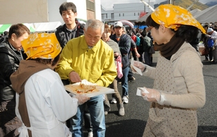 米粉のピザも人気がありました