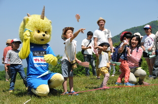 遠くへ飛ばせ！紙ヒコーキ大会